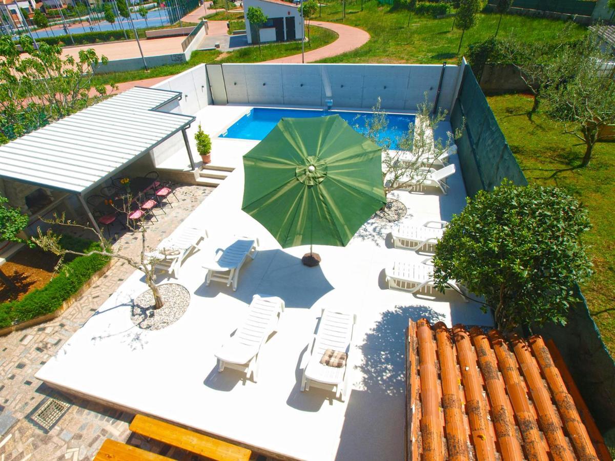 House Pula 2080 Villa Bagian luar foto