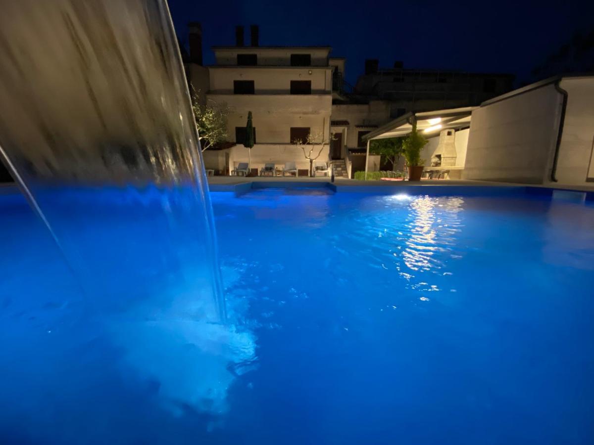 House Pula 2080 Villa Bagian luar foto